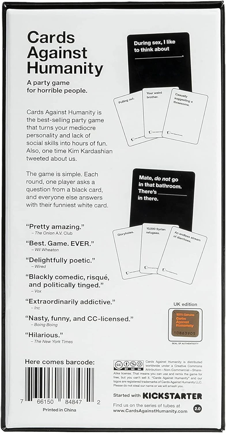 Spatele cutiei jocului de societate Cards Against Humanity