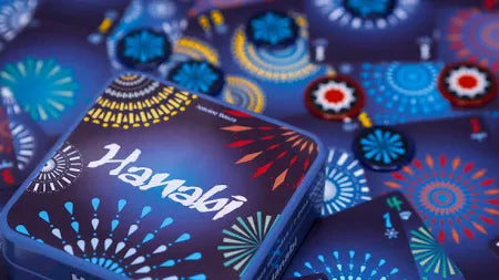 Cutia jocului de societate Hanabi