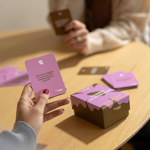 Cărțile jocului de societate Körvonal: Terápiás beszélgetések