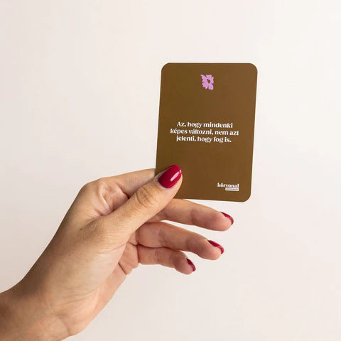 Cărțile jocului de societate Körvonal: Terápiás beszélgetések