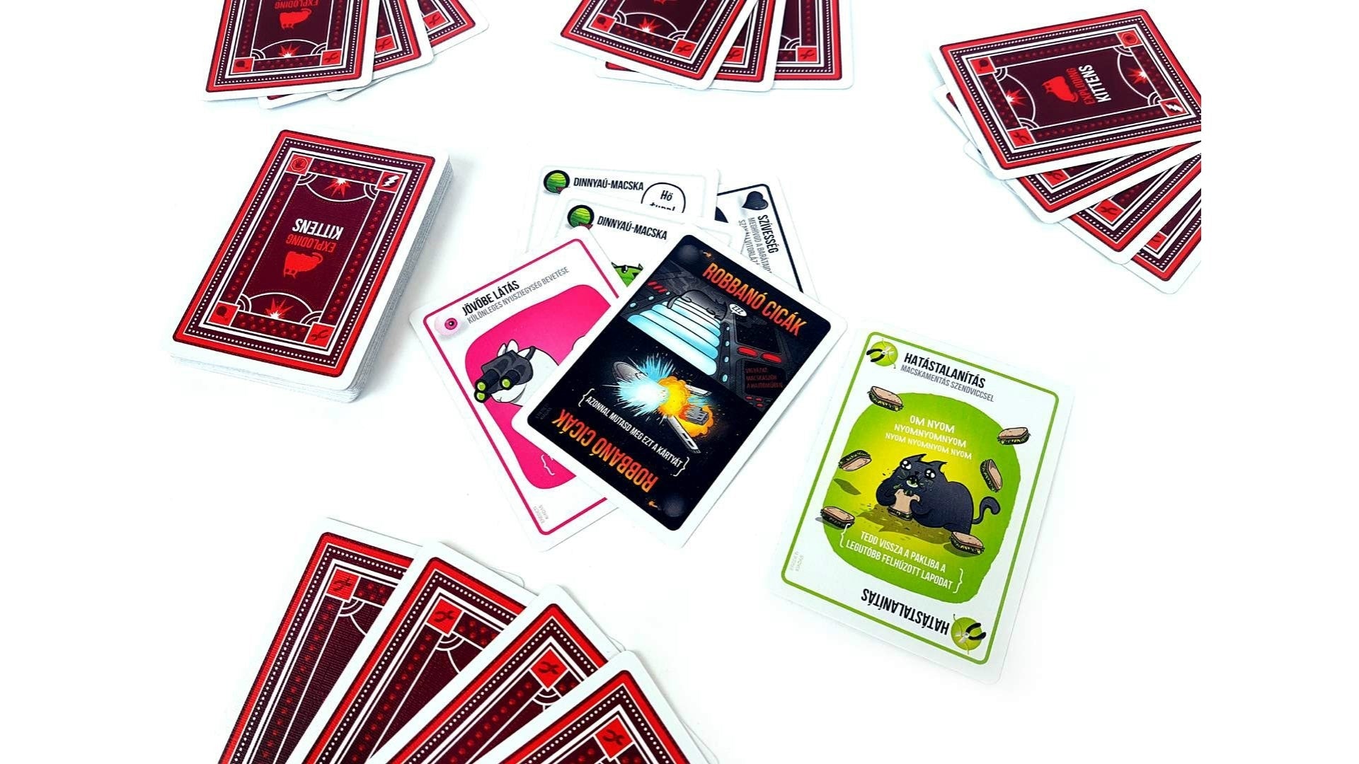 Conținutul jocului de societate Exploding Kittens
