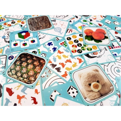 Cărțile jocului de societate Cortex IQ Party